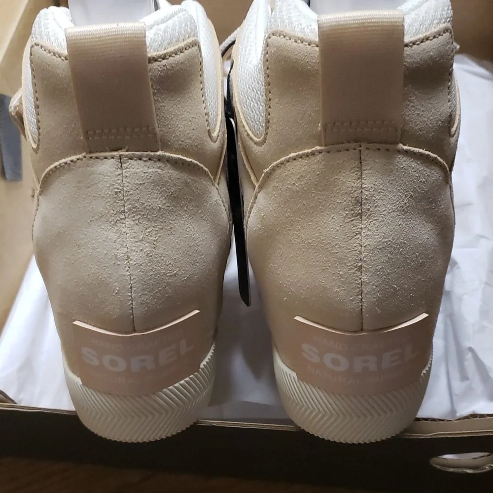 New Sorel hidden wedge sneakers Size 10 1/2